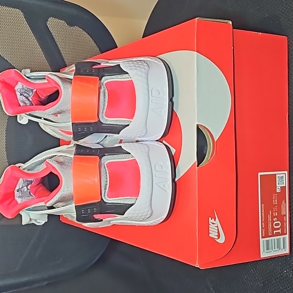 Nike Air Huarache Men Size 10.5 US INFRARED